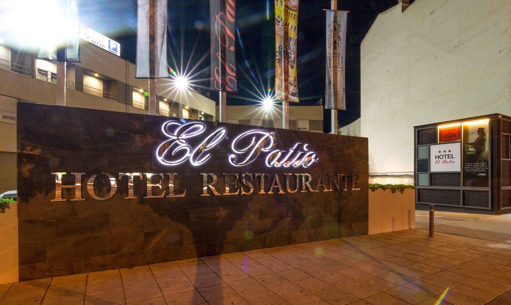 El Patio 호텔 라알무아데도나고디나 외부 사진